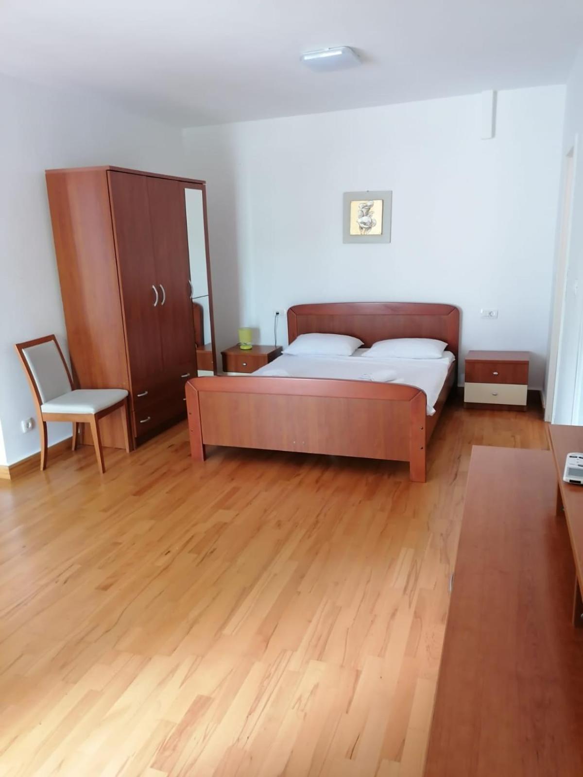 Apartments Villa Julia Trogir Buitenkant foto