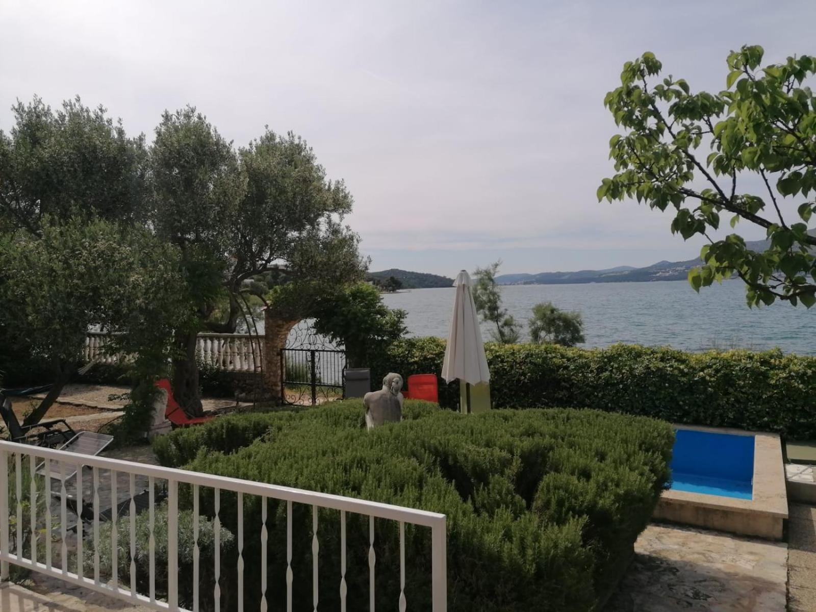 Apartments Villa Julia Trogir Buitenkant foto