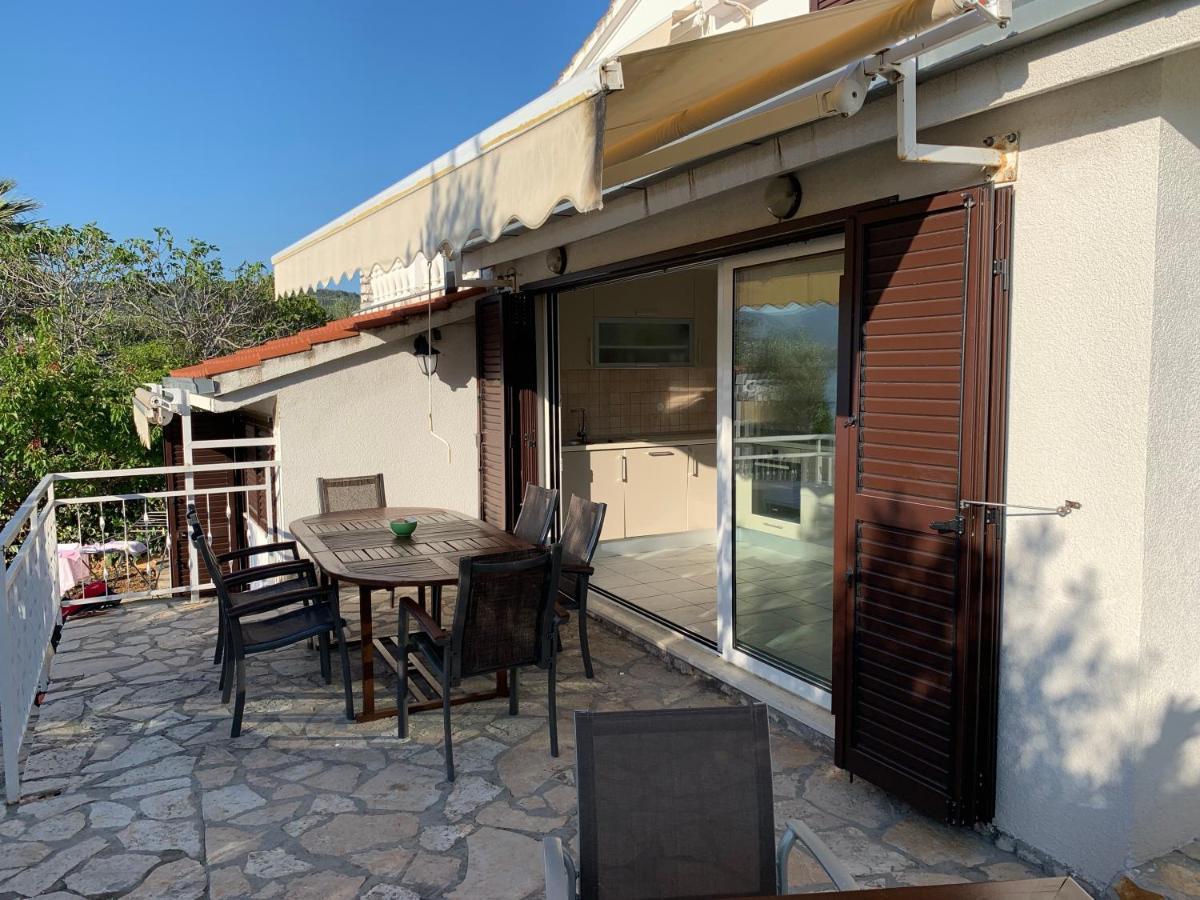 Apartments Villa Julia Trogir Buitenkant foto