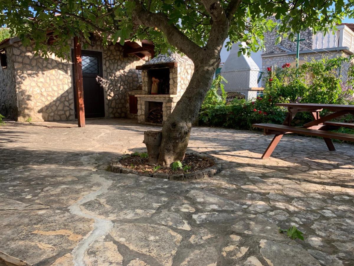 Apartments Villa Julia Trogir Buitenkant foto