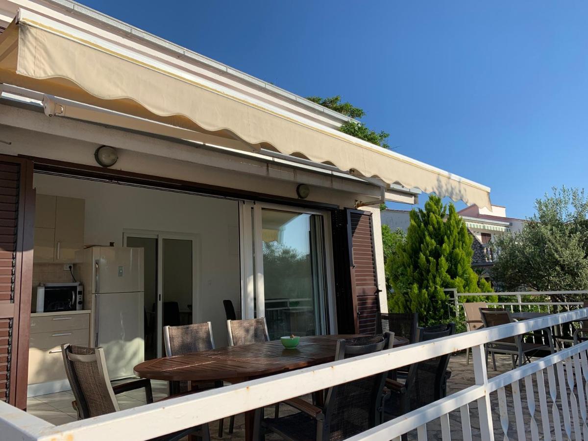 Apartments Villa Julia Trogir Buitenkant foto